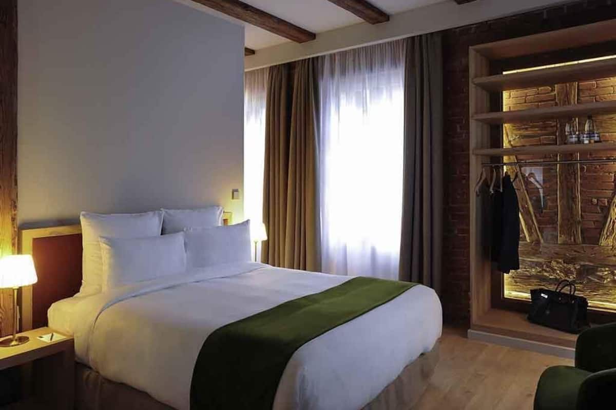 Classic Room, 1 Queen Bed