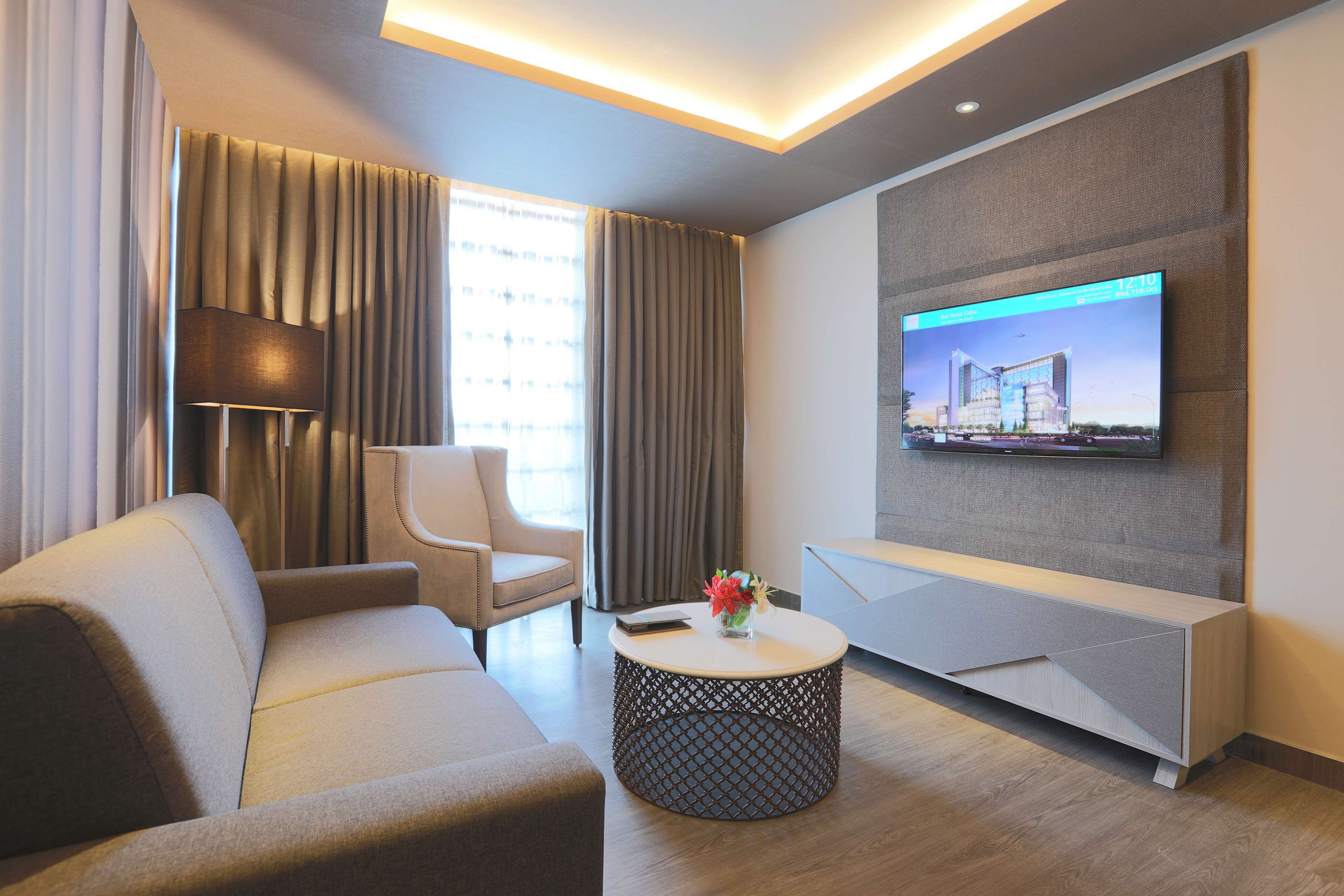 1 bedroom, premium bedding, in-room safe, desk