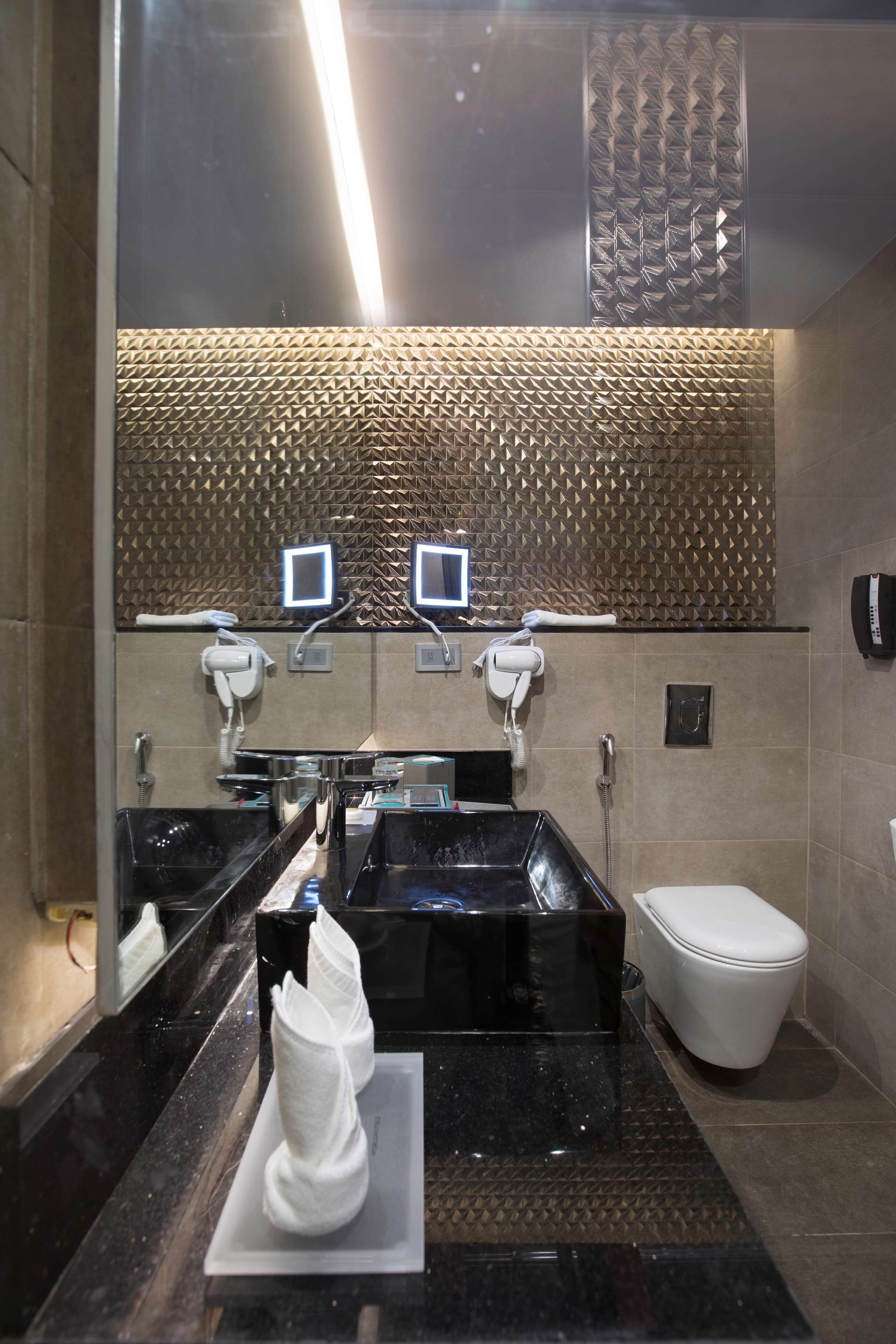 shower, rainfall showerhead, free toiletries, hair dryer