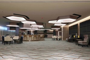 Lobby lounge - bai Hotel Cebu (Mandaue)