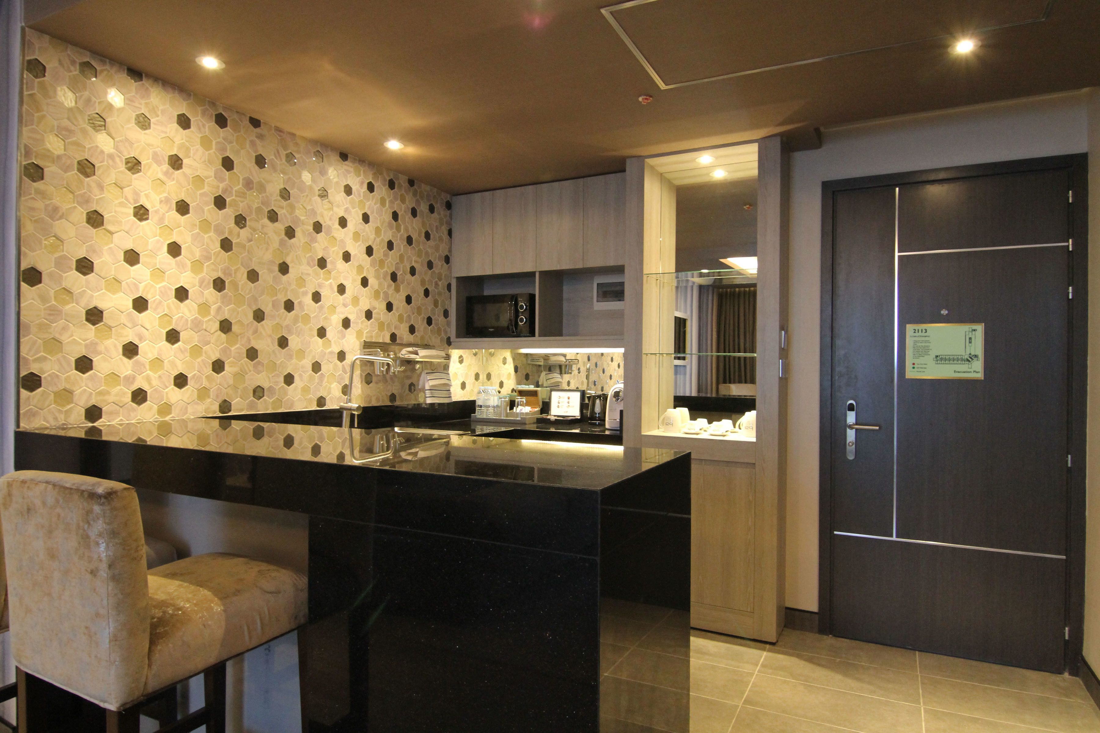 executive suite, 1 bedroom | 1 bedroom, premium bedding, in-room safe, desk