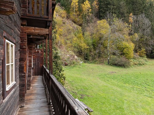 Chalet in Matrei bij Skilift & Bus