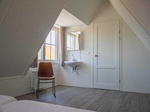 3 bedrooms, WiFi