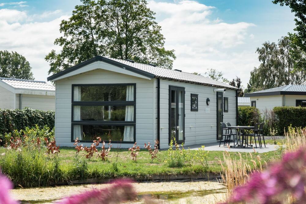 Well-maintained chalet near Biesbosch