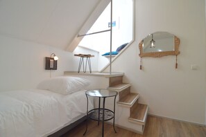 9 bedrooms, iron/ironing board, WiFi