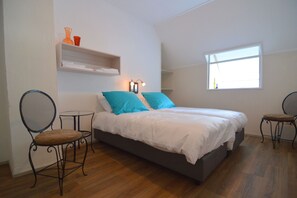 9 habitaciones, tabla de planchar con plancha y wifi 