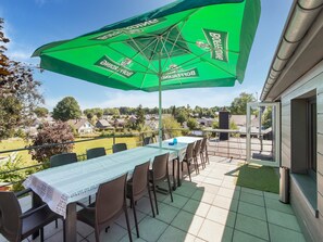 Outdoor dining - Farmhouse with Pool, Waimes (Waimes)