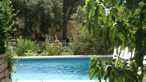 حمام سباحة