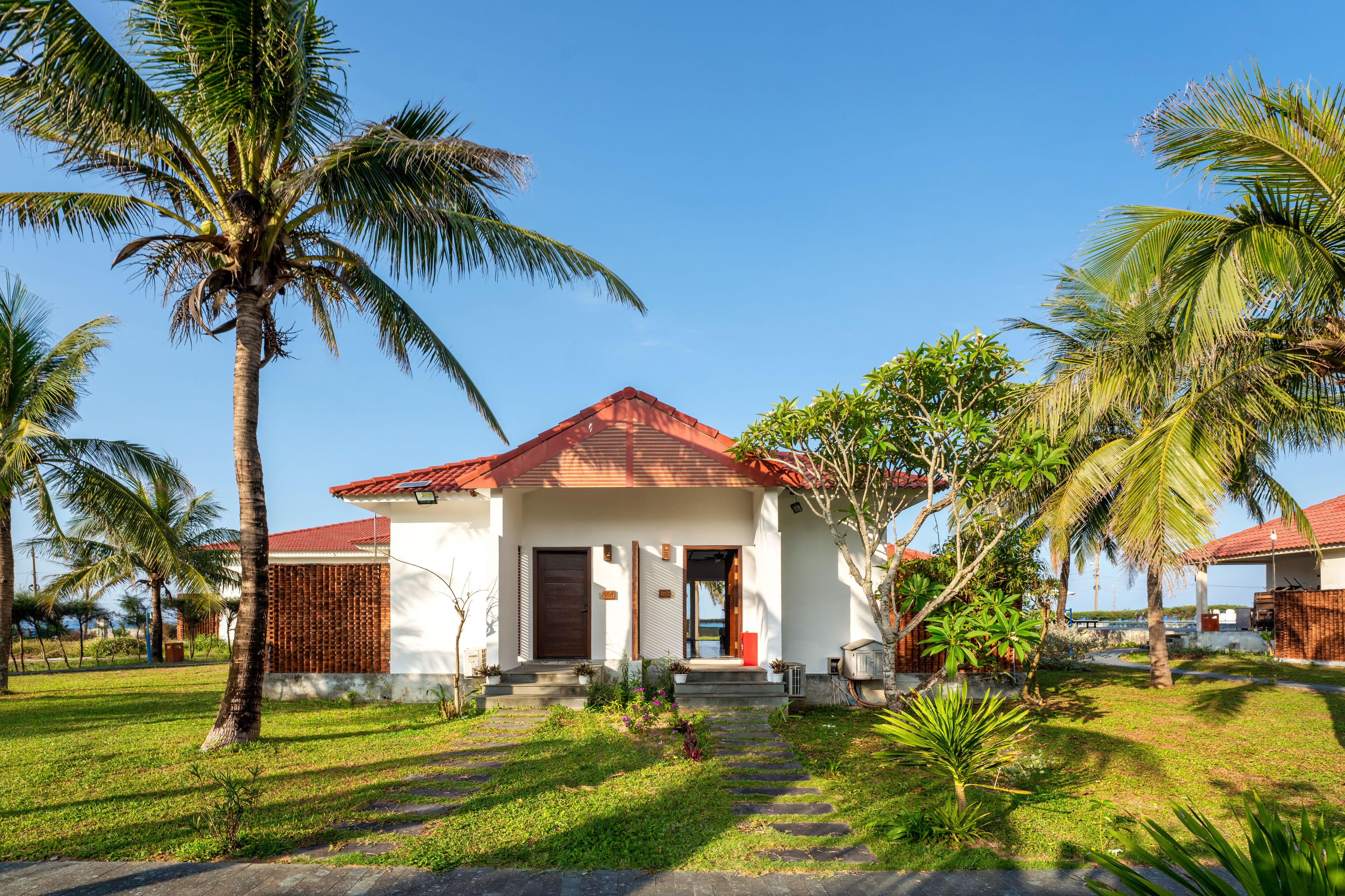villa double or twin, sea view | beach/ocean view