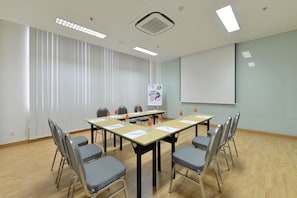 Meeting facility - POP! Hotel Timoho Yogyakarta (Yogyakarta)