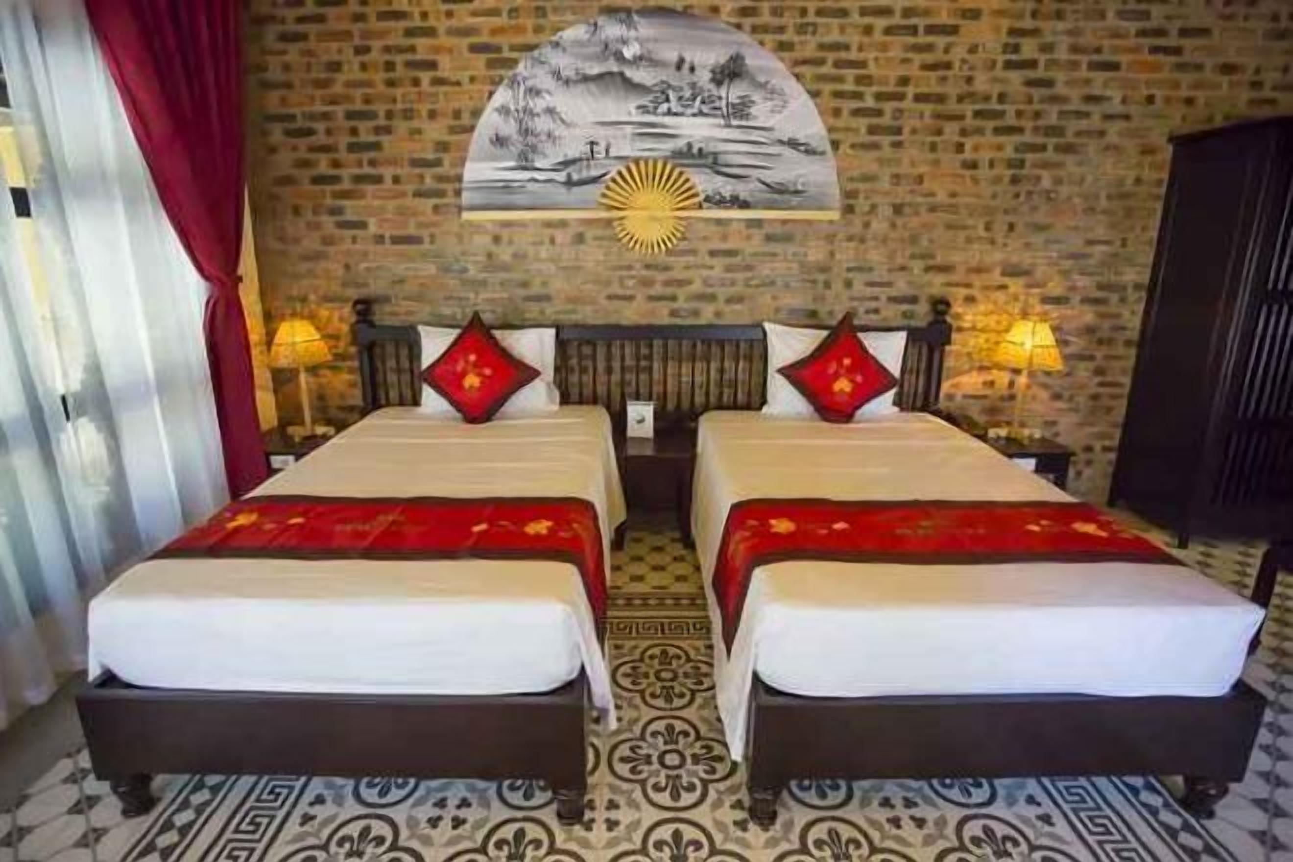 Minibar, Zimmersafe, Schreibtisch, laptopgeeigneter Arbeitsplatz