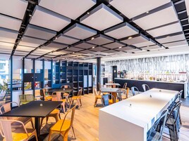 Café da manhã continental diário (CHF 19 por pessoa) 