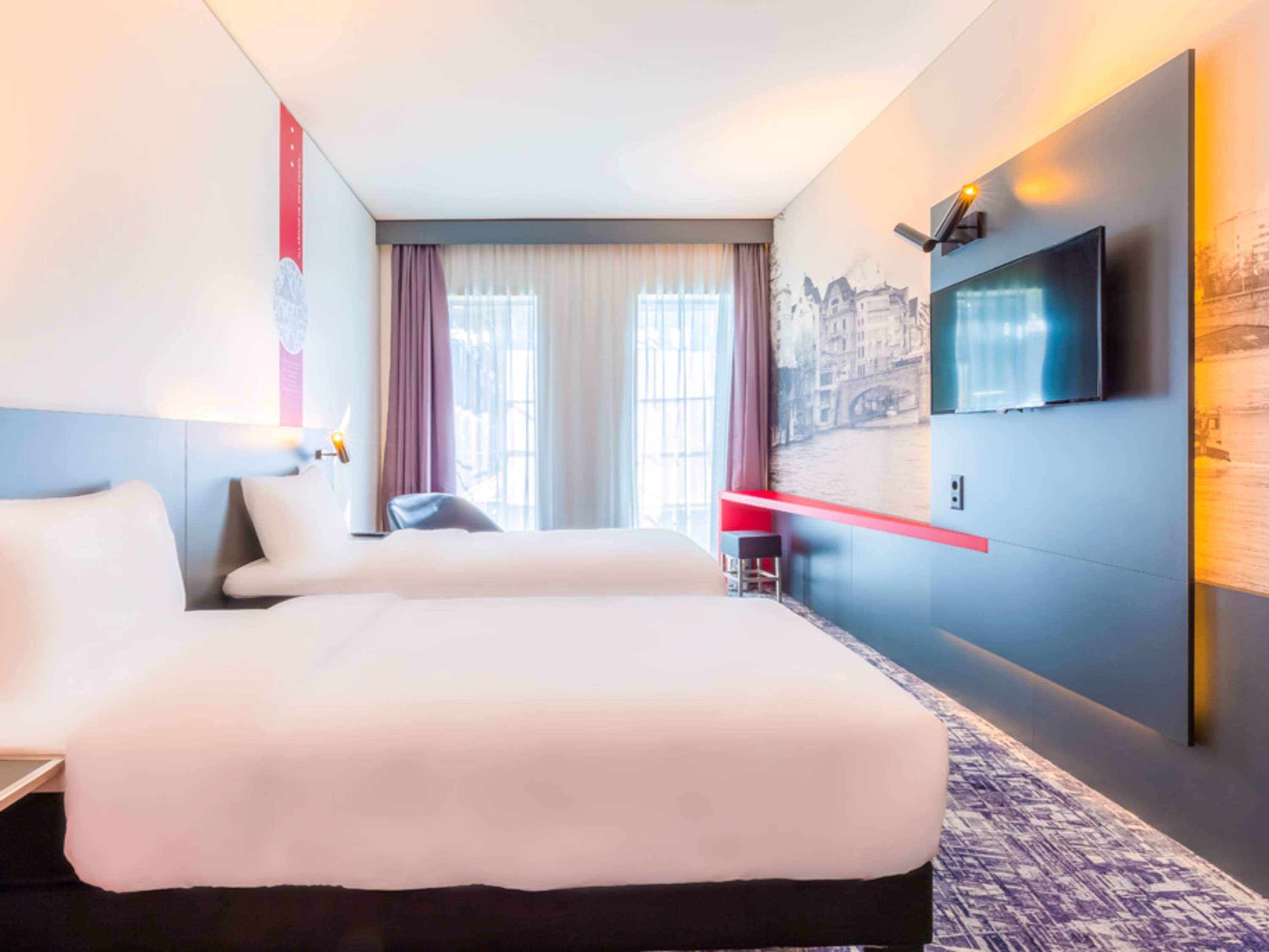 standard twin room, 2 single beds | in-room safe, desk, soundproofing, free cots/infant beds