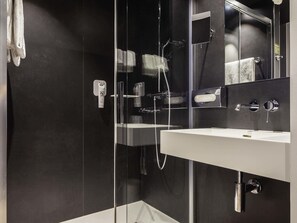 In-room safe, laptop workspace, soundproofing, free cots/infant beds - ibis Styles Basel City (Basel)