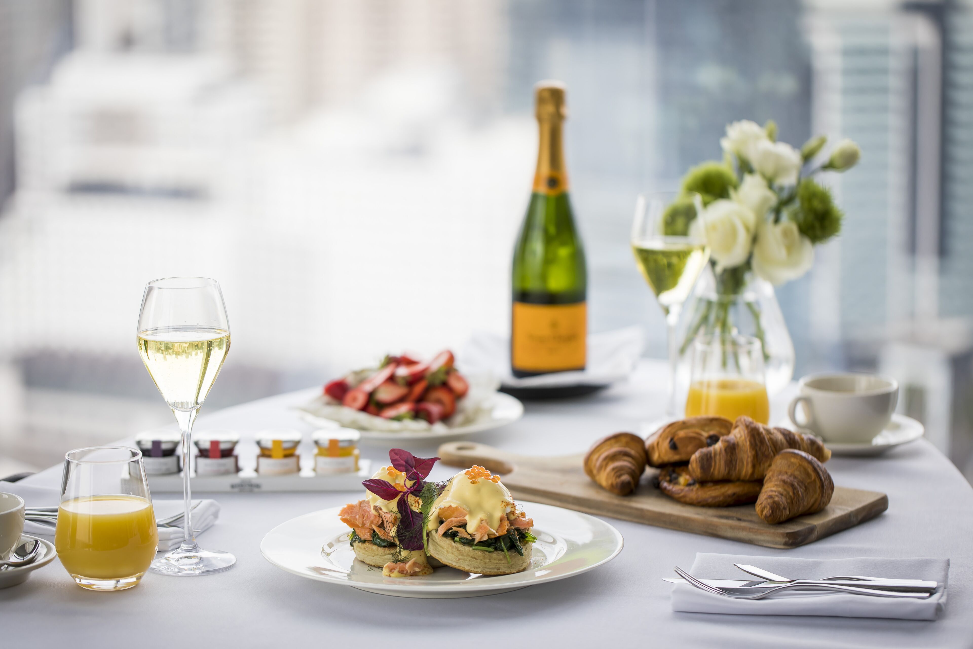 daily buffet breakfast for a fee