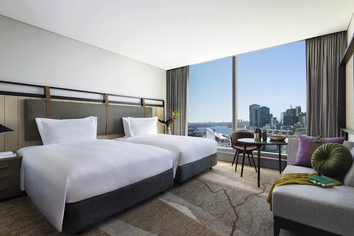 Ropa de cama de alta calidad, minibar, caja fuerte y escritorio