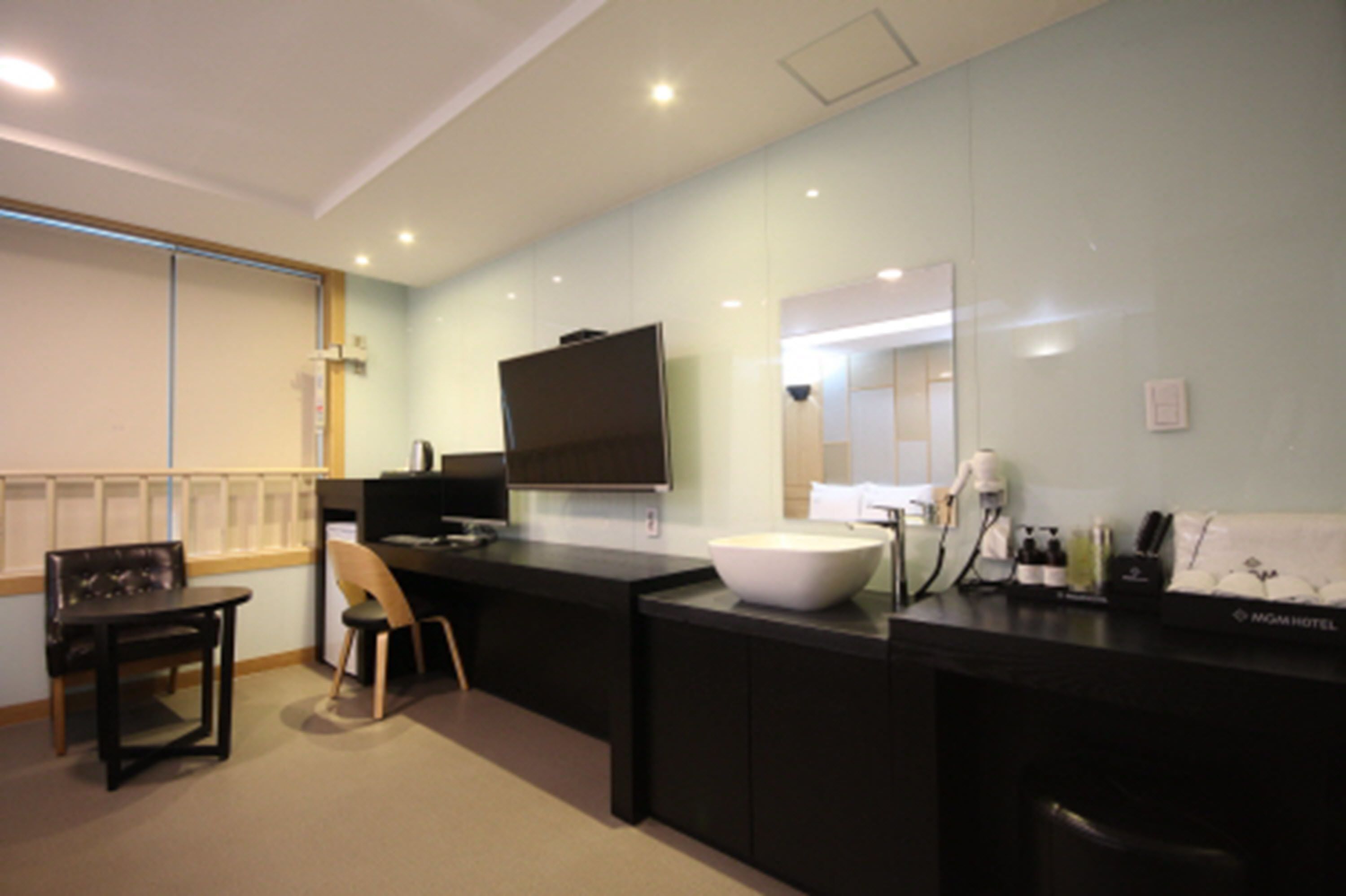 premium twin room (9 pm check-in when paying onsite) | room amenity