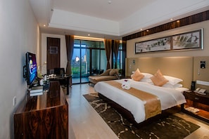 Quarto empresarial | Roupas de cama premium, cofres nos quartos, escrivaninha