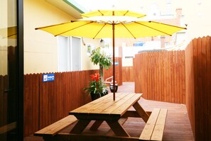 Terrace/patio - Melon Guesthouse - Hostel (Busan)
