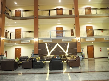 Lobby sitting area. Suksomboon Hotel