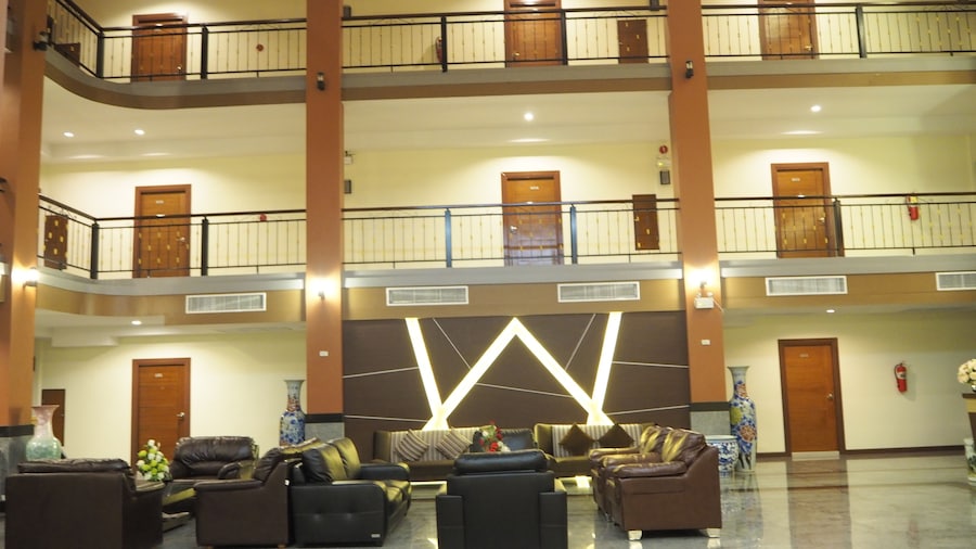 Suksomboon Hotel