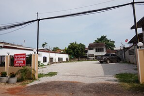 ที่จอดรถ
