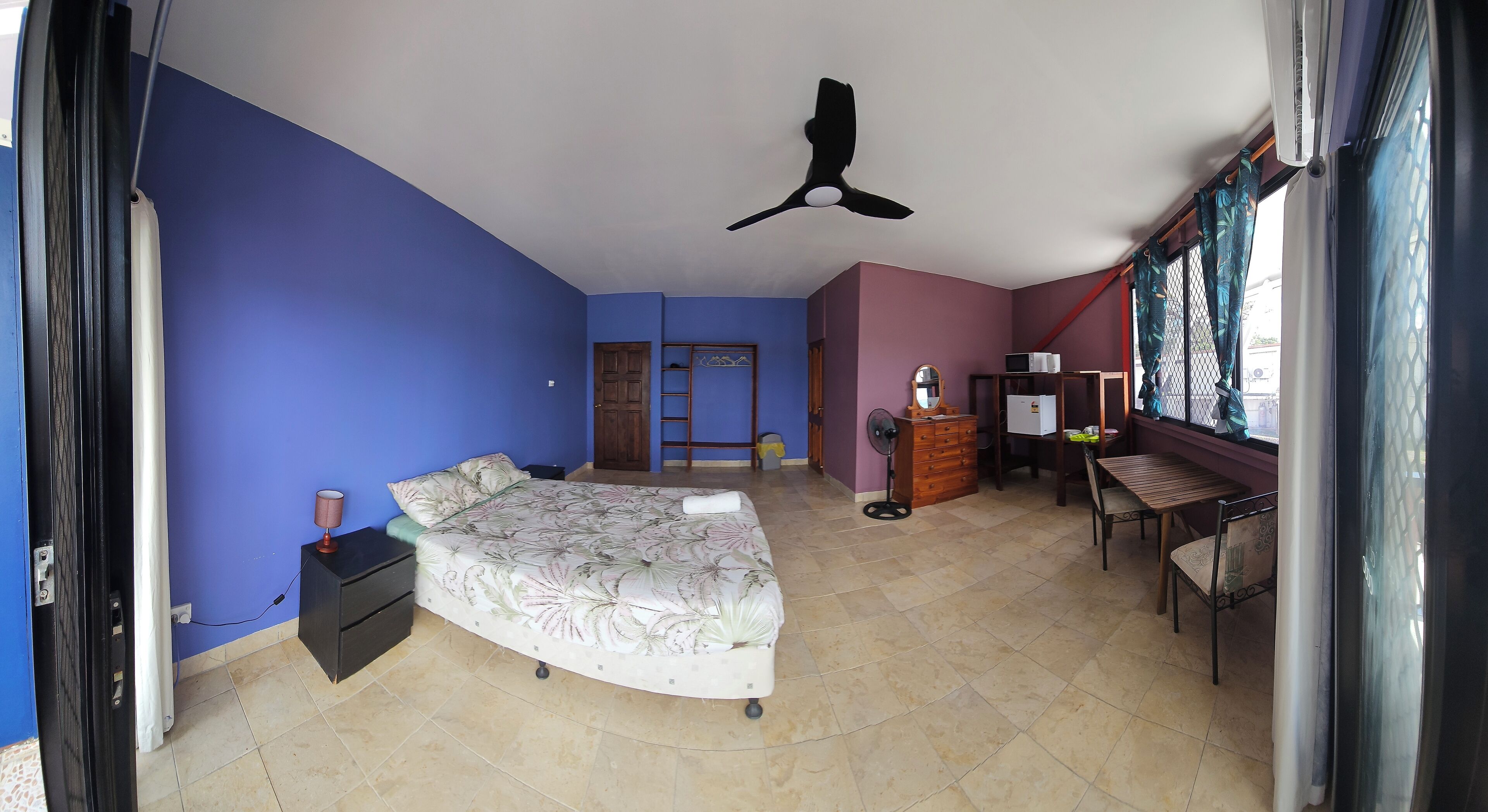 Studio – standard | Sengetøy av topp kvalitet, lydisolert, strykejern/-brett og sengetøy