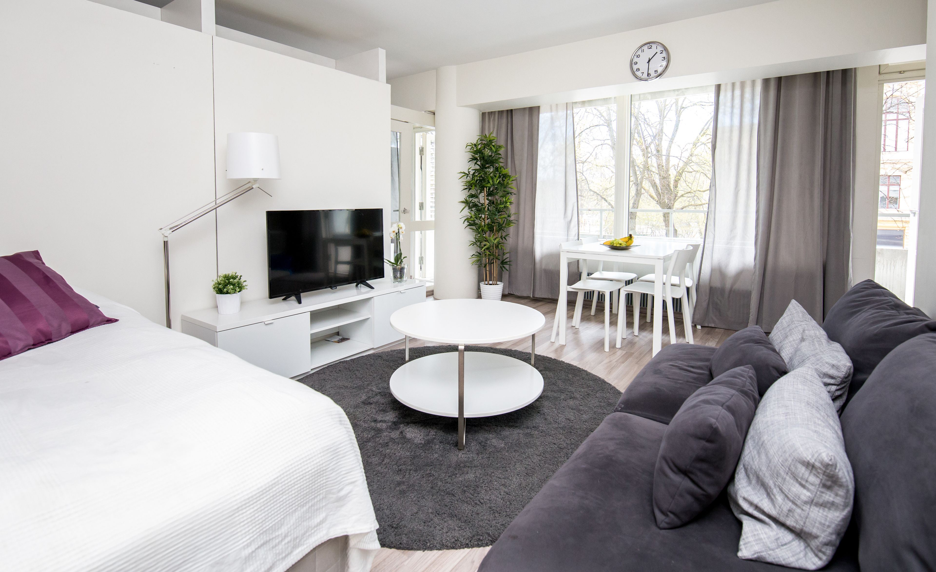 Apartamento familiar, 1 habitación | Zona de estar | Televisión de pantalla plana de 40 pulgadas con canales por cable