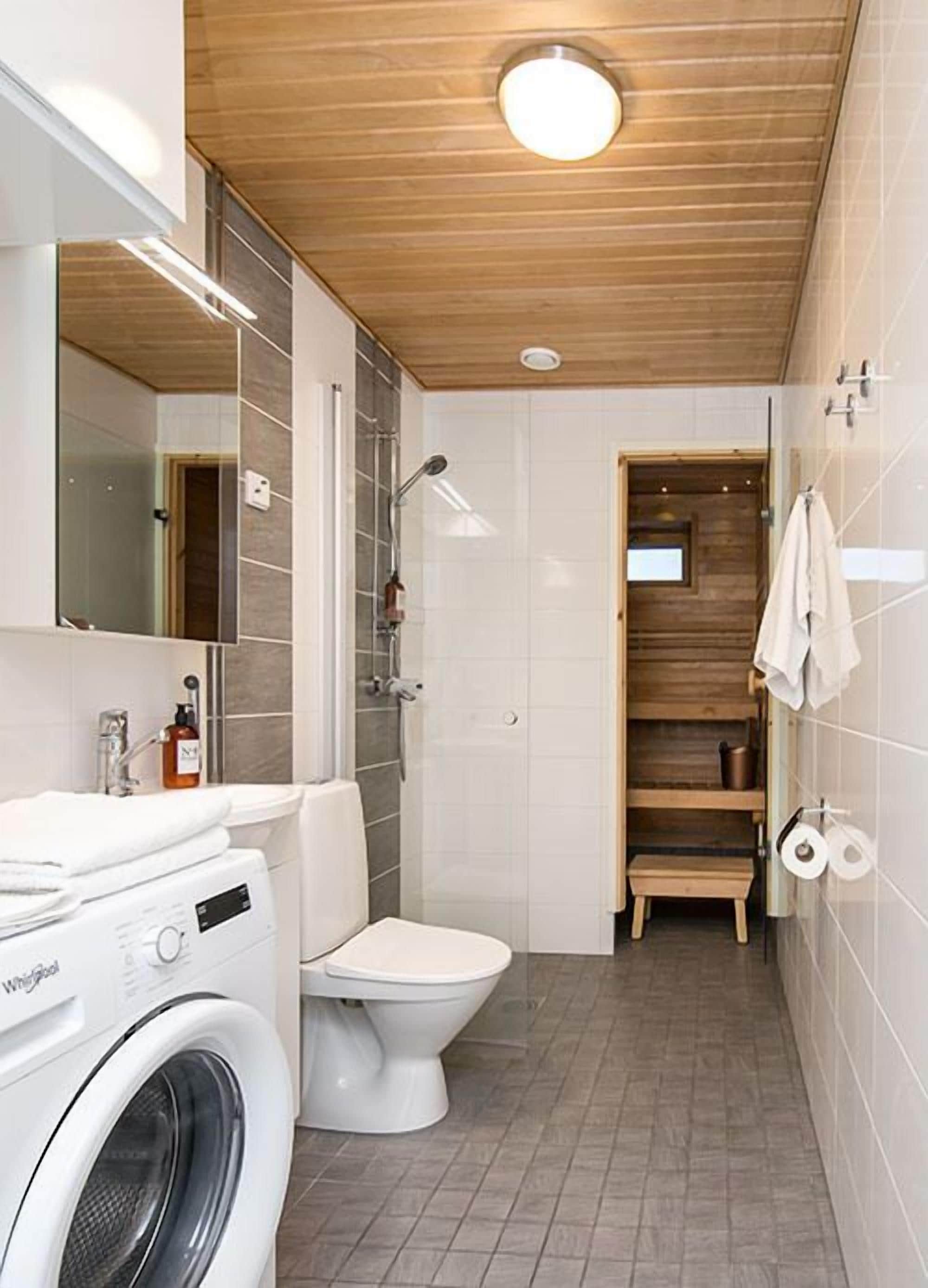Shower, free toiletries, hair dryer, towels