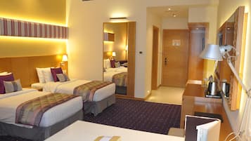 1 bedroom, Egyptian cotton sheets, premium bedding, memory foam beds