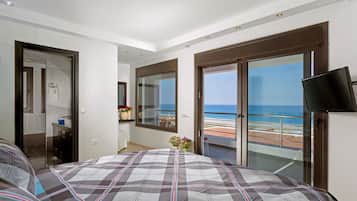 Vila superior, 3 quartos, piscina particular, de frente para a praia | Cofres nos quartos, individualmente decorados