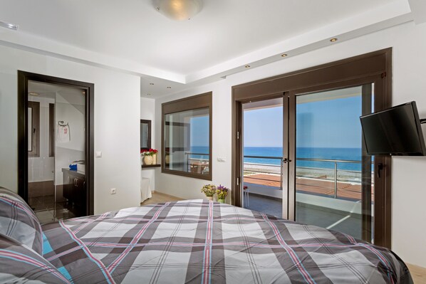 Superior Villa, 3 Bedrooms, Private Pool, Beachfront