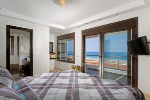 Superior Villa, 3 Bedrooms, Private Pool, Beachfront | In-room safe, individually decorated, individually furnished - Antonoglou Beach Villas - Lahania (Rhodes)