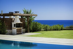 In-room safe, individually decorated, individually furnished - Antonoglou Beach Villas - Lahania (Rhodes)