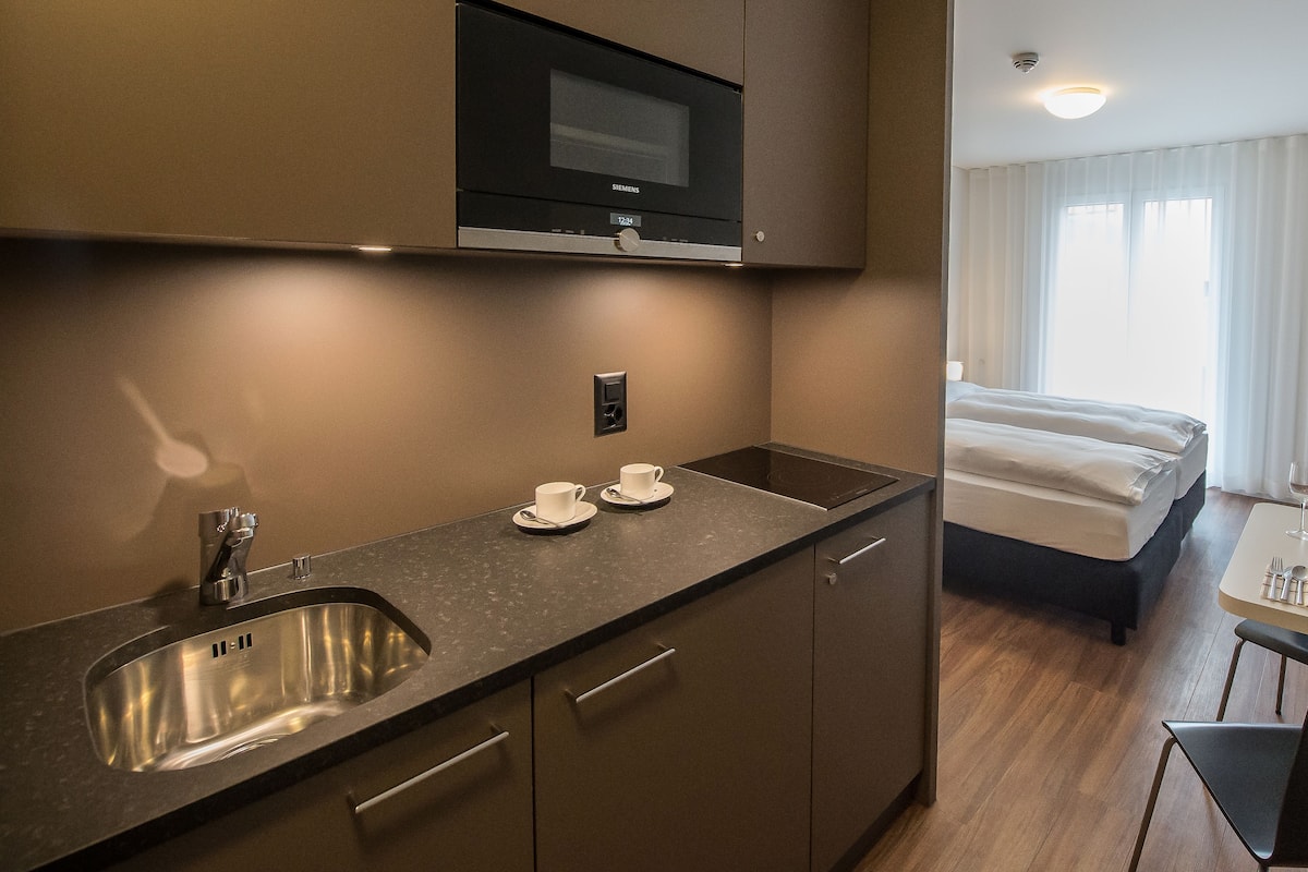 business double or twin room, balcony (kitchenette) | private kitchen | fridge, electric kettle