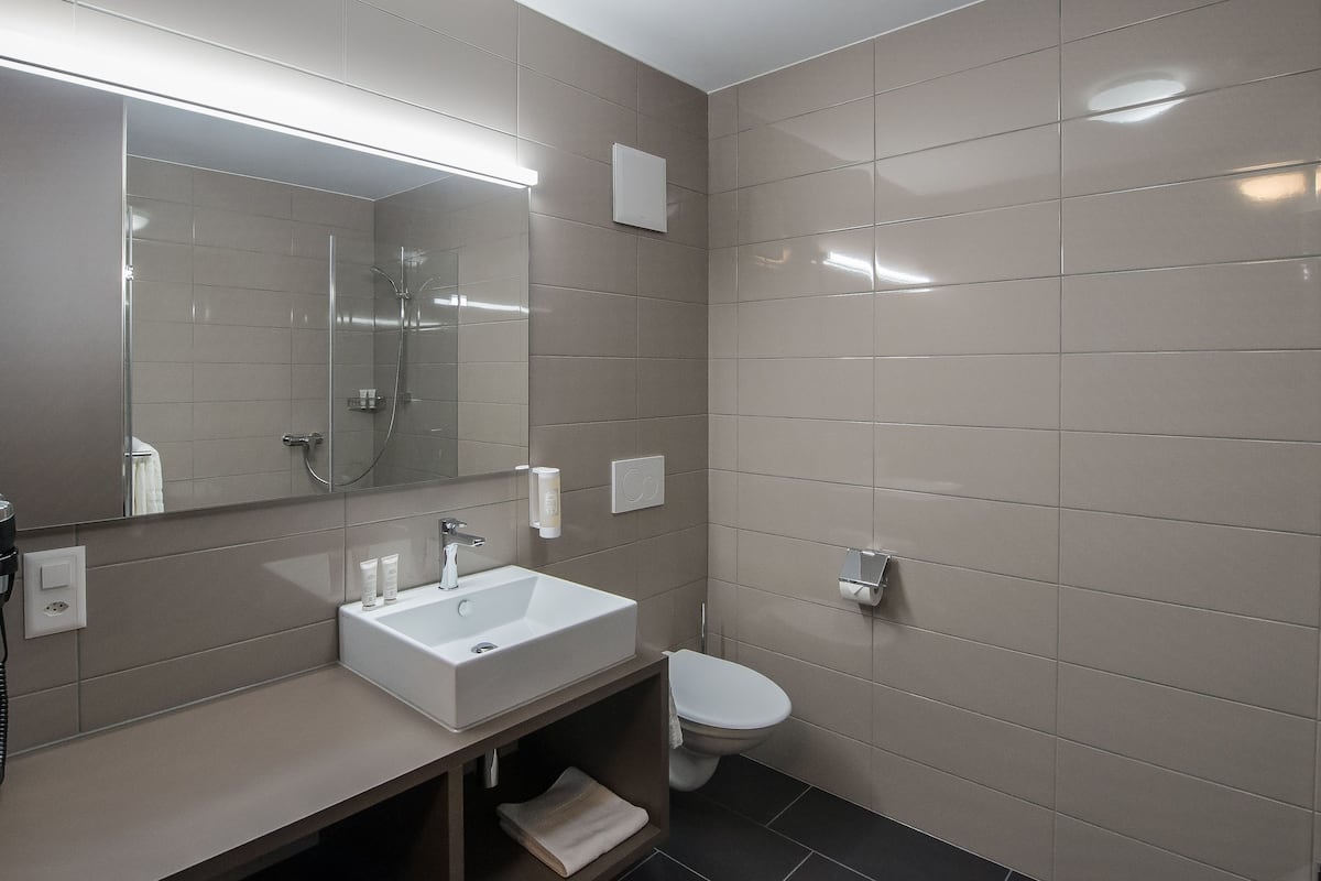 superior studio, terrace | bathroom | shower, free toiletries, hair dryer, towels