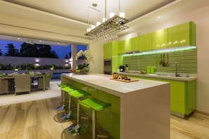 Deluxe Villa, 3 Bedrooms, Pool View, Beachside | In-room safe, individually decorated, individually furnished, desk - Beachside villa Mojito (Koh Samui)