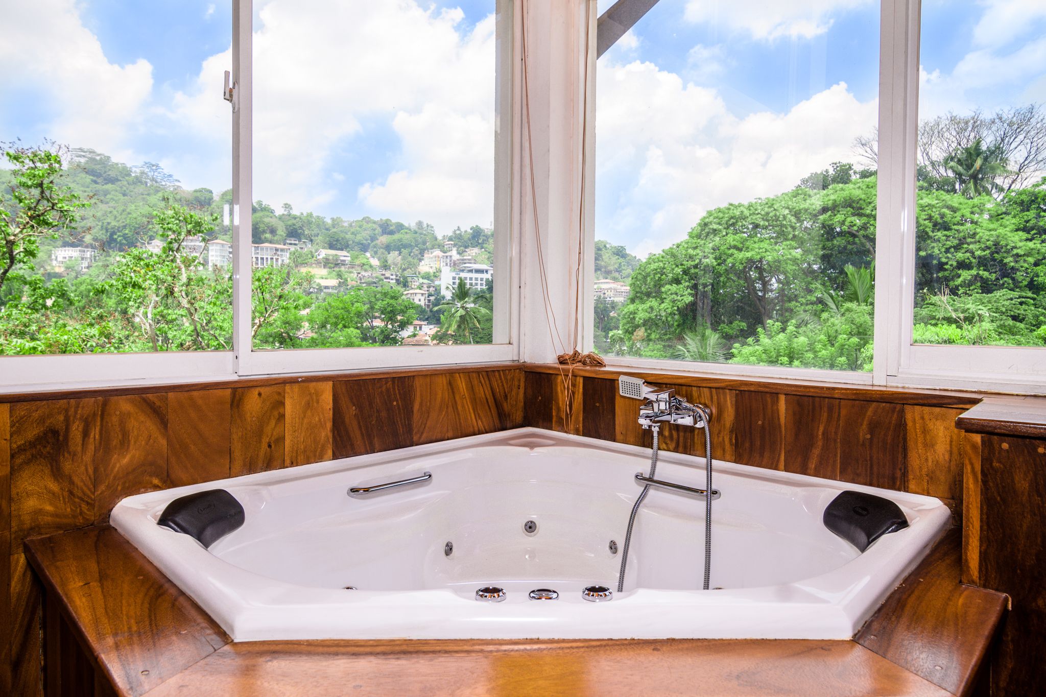 free toiletries, hair dryer, slippers, bidet