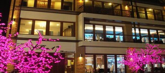 The Residence Airport & Spa