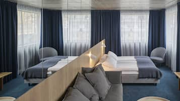 Junior Suite | Pillow-top beds, desk, laptop workspace, soundproofing