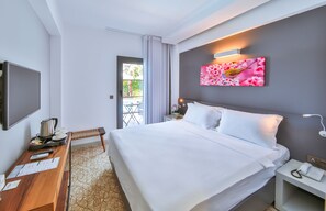 Standard Double Room | In-room safe, desk, free cribs/infant beds, free WiFi - Amare Cesme (Cesme)