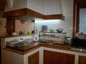 Daily buffet breakfast for a fee - Amalfi Coast (Salerno)