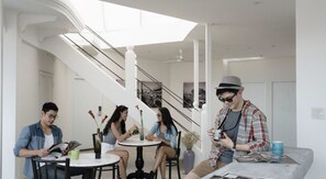 Dining - Cacha bed (Bangkok)