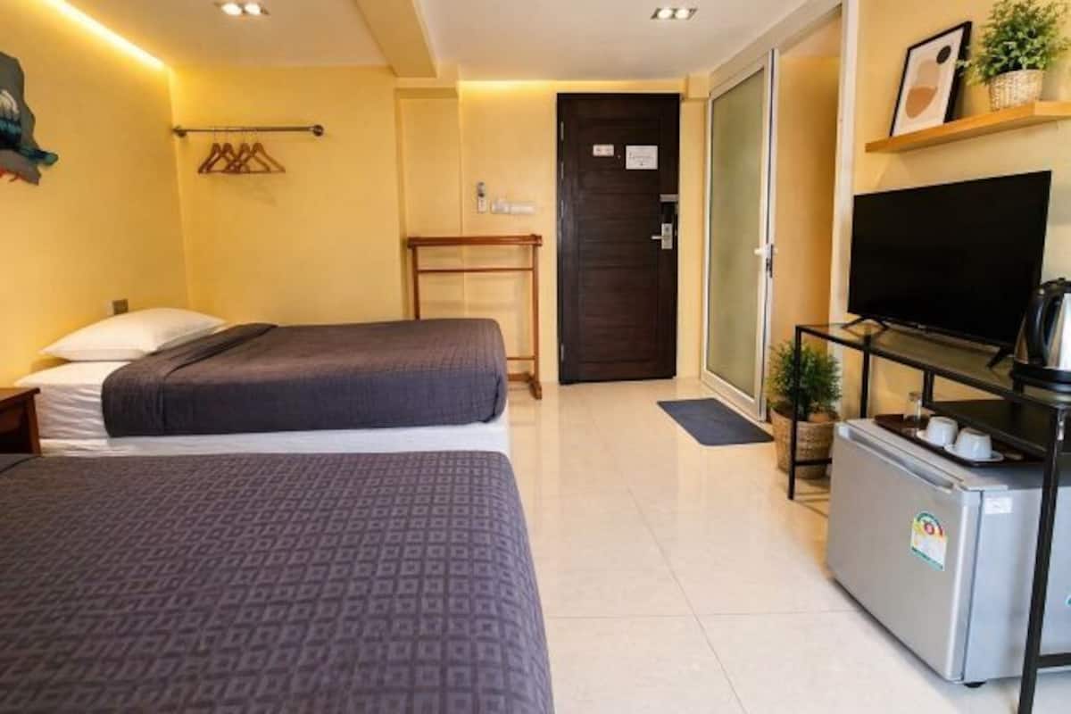 遮光カーテン、WiFi (無料)