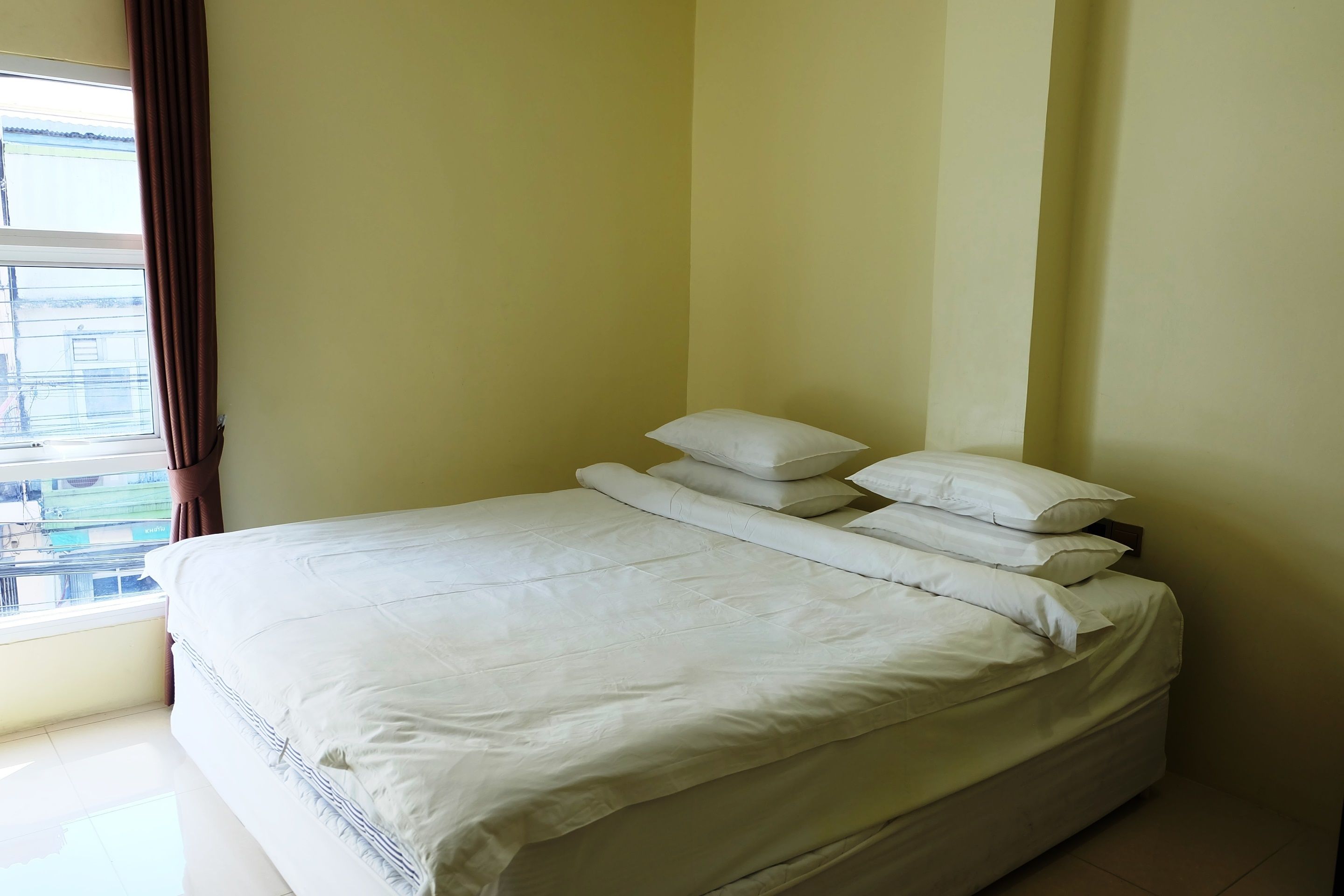 double room | blackout curtains, free wifi