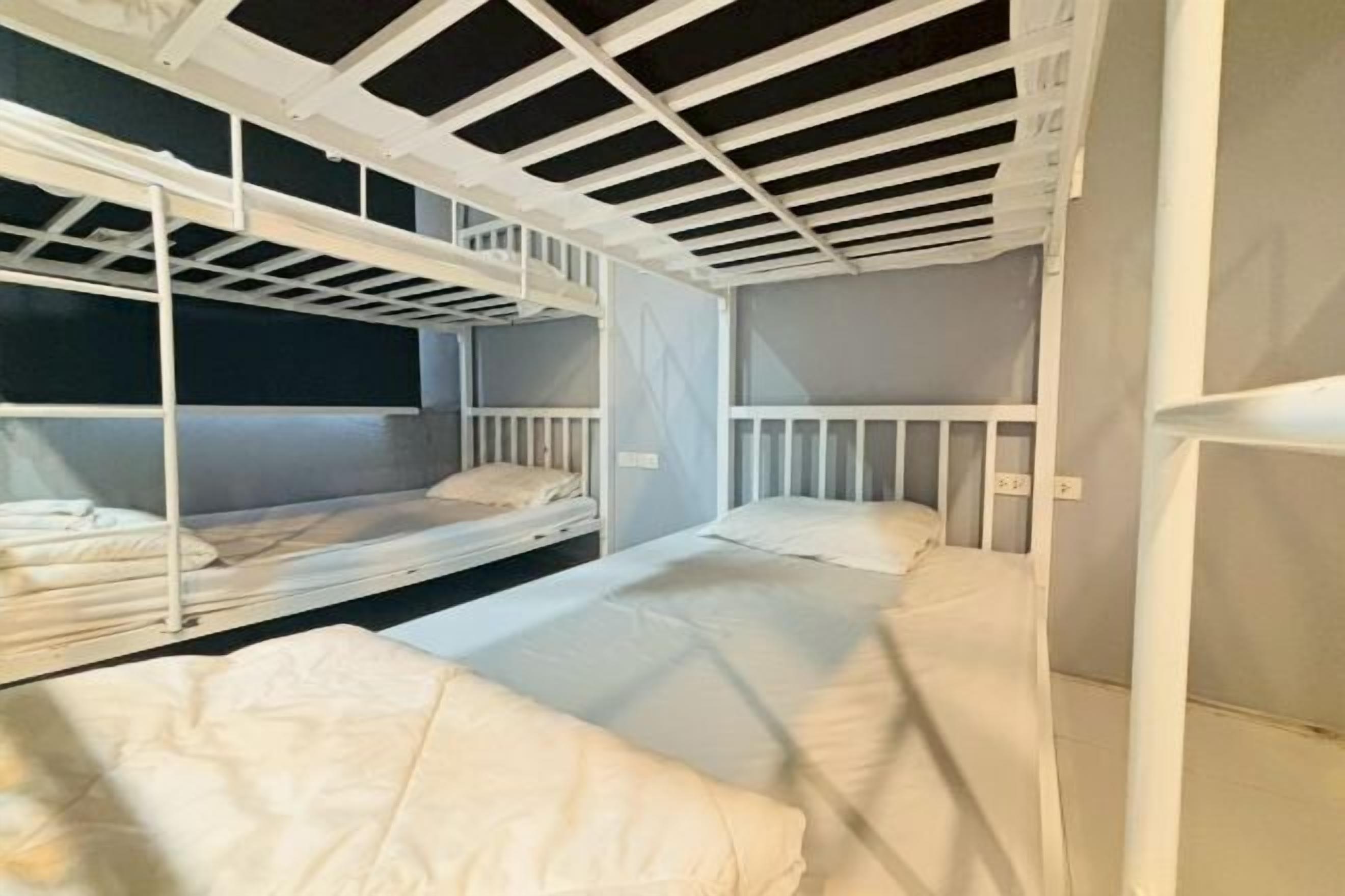 Blackout curtains, free WiFi