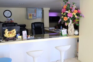 Reception - Au Bon Hostel (Bangkok)