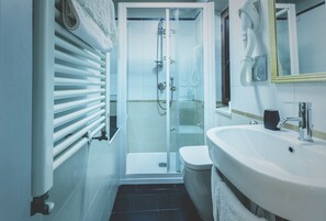 Studio, Balcony | Bathroom | Shower, free toiletries, hair dryer, slippers - B&B Portanuova (Vasto)
