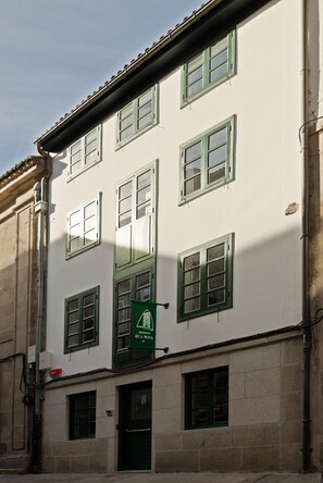 1 bedroom, blackout drapes, iron/ironing board, free WiFi