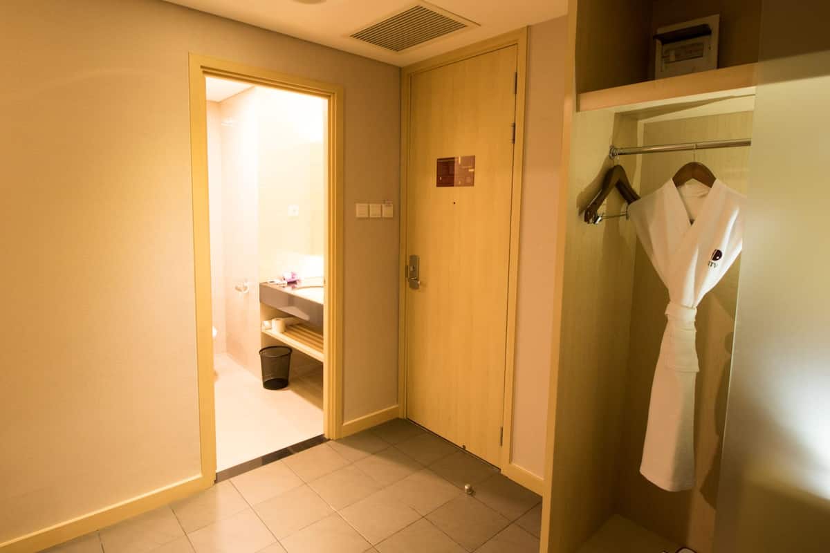 superior room | minibar, in-room safe, desk, soundproofing